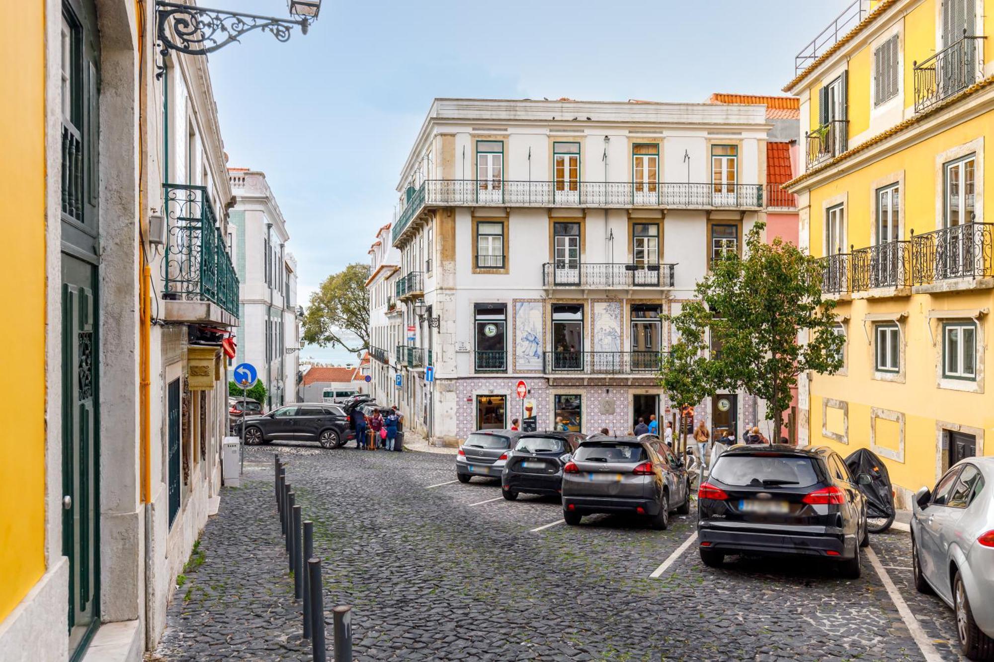 Sublime Apt Medieval Alfama Lisbona Esterno foto